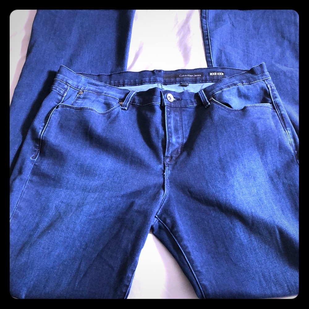 Model Off Duty Calvin Klein Dark‎ Wash Jeans RCKR KICK Dark Blue Size 33/16